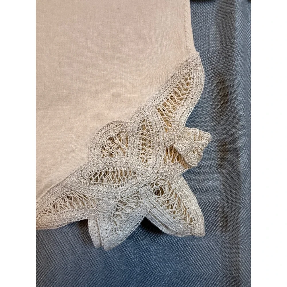 N/A vintage cream